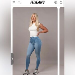 FitJeans Contour - Arctic Light Blue
Real denim with the comfort of leggings